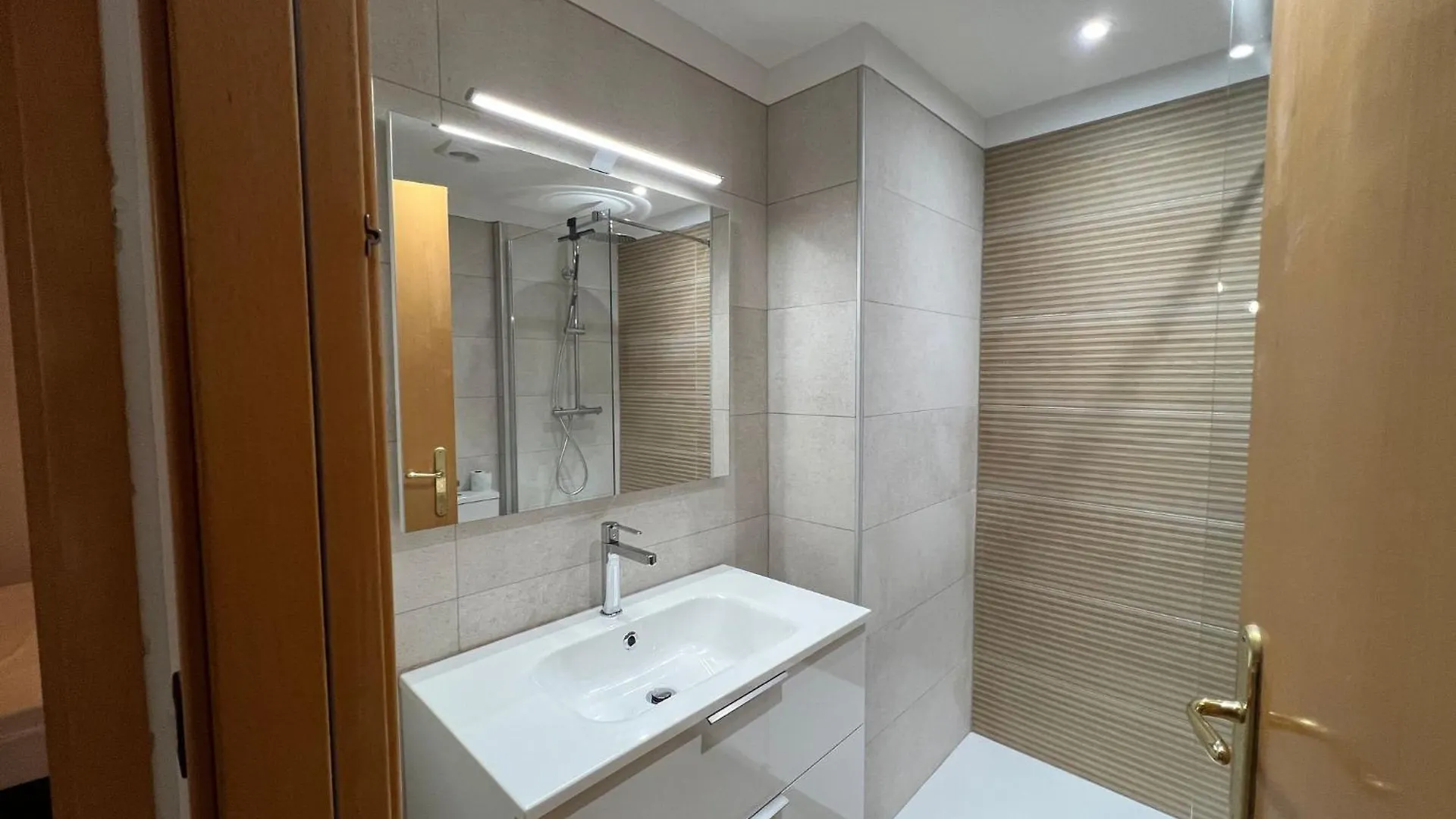Apartamento En Zona Tranquila De Empuriabrava Av-55 0*,