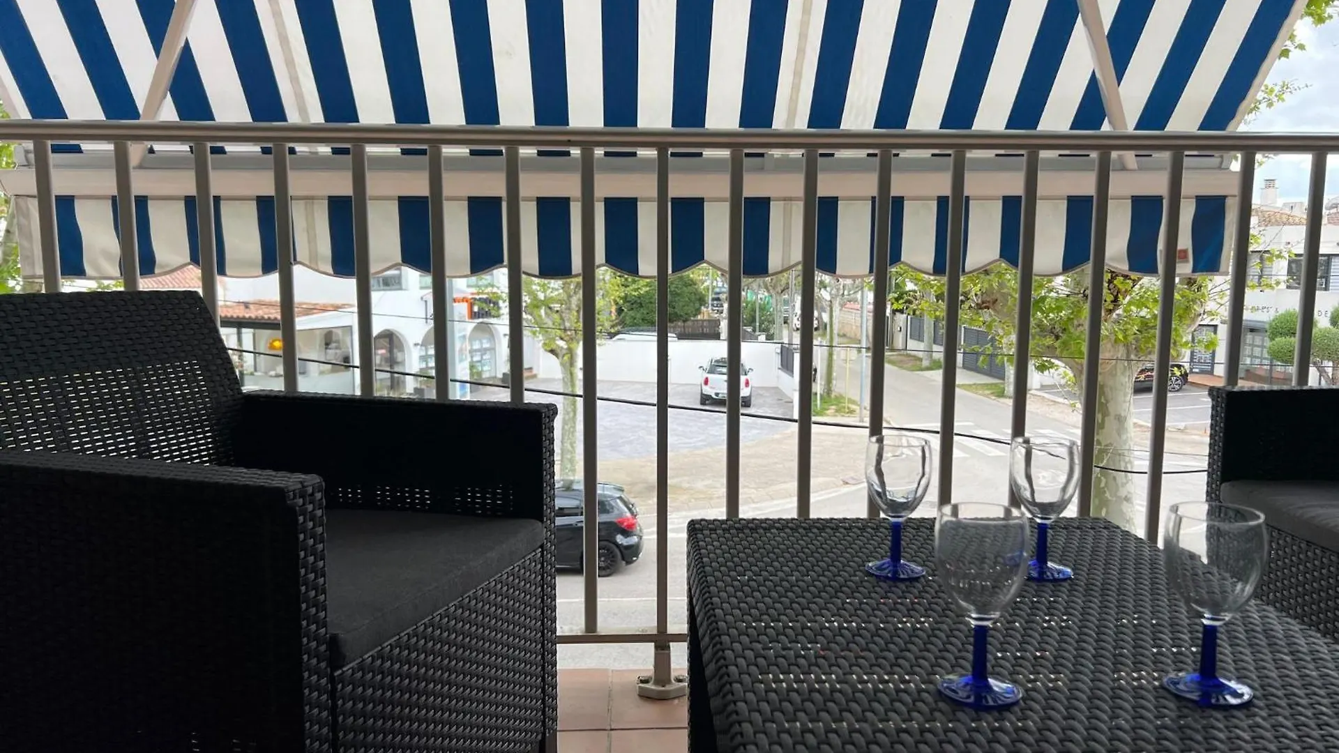 Apartamento En Zona Tranquila De Empuriabrava Av-55